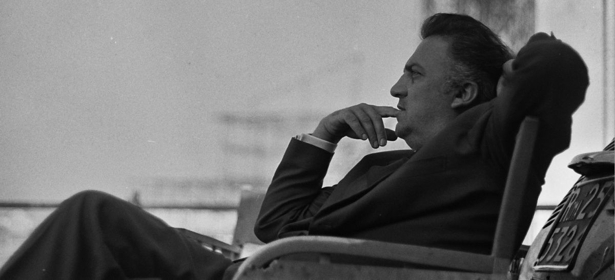 Төсөөлөл хийгээд бодит байдлыг тусгаарлагч гэж үгүй