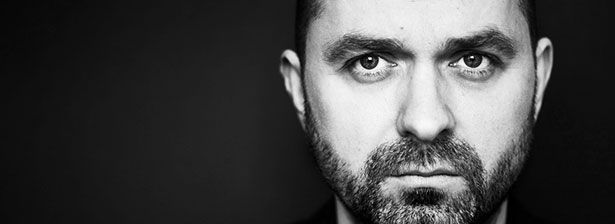 Эрс тэсийн гүн рүү ширтэгч дуран